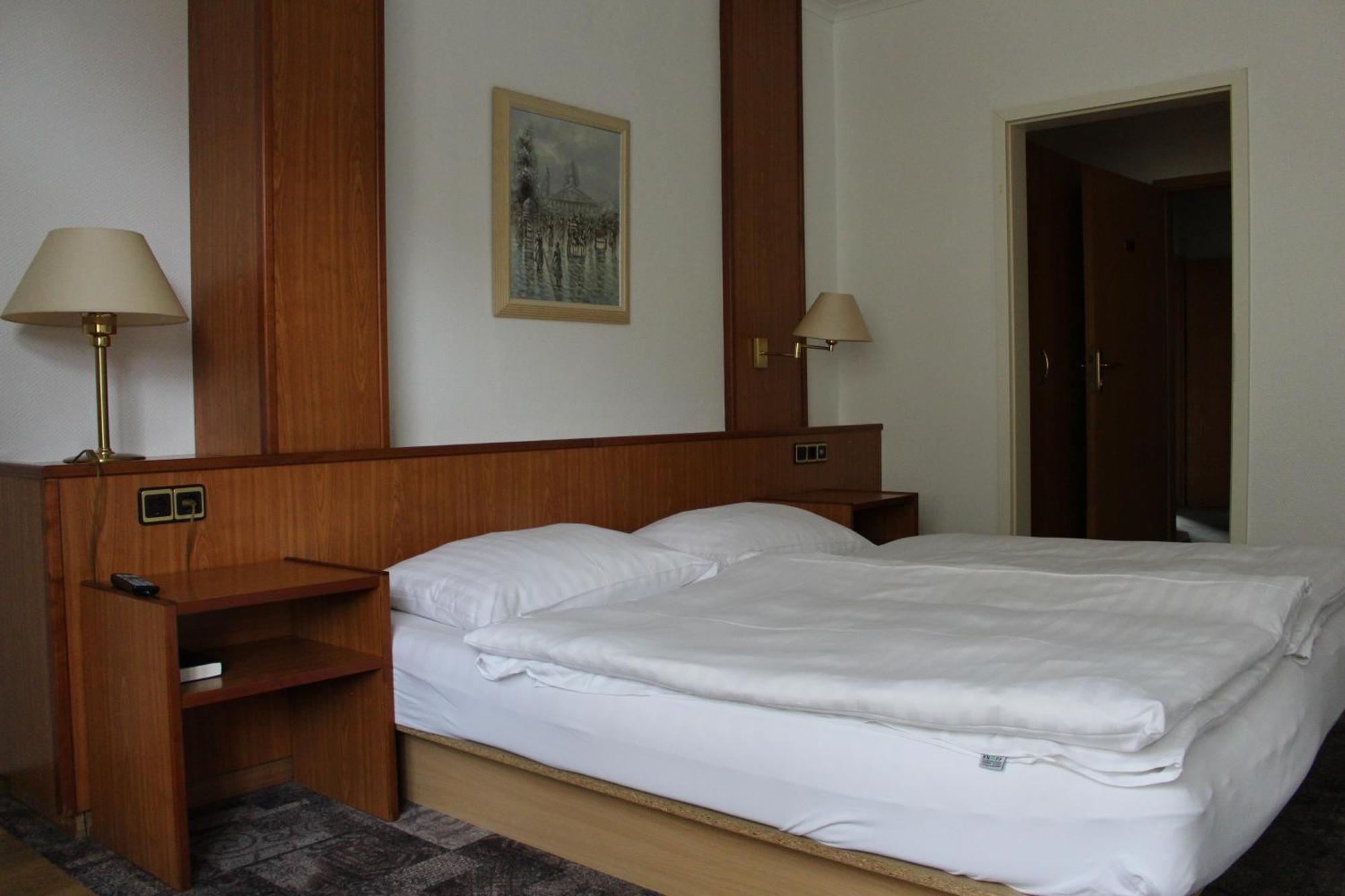 Hotel Zur Post Neubruchhausen Экстерьер фото